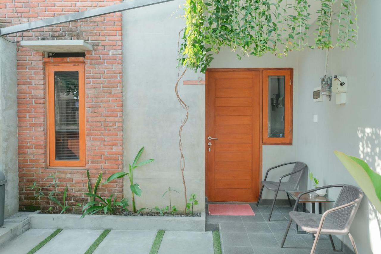 Andewi Guest House Denpasar Redpartner - Minimum Stay 30 Nights Sanur Buitenkant foto