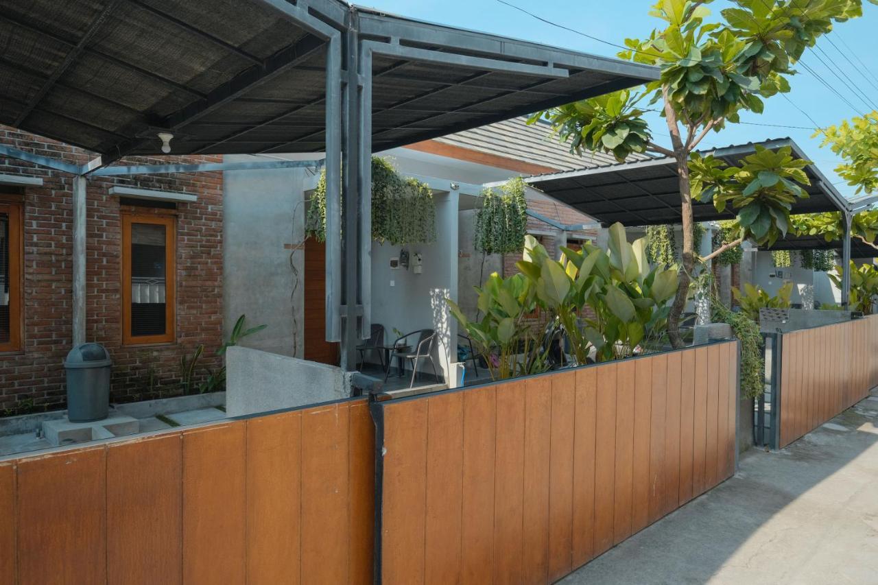 Andewi Guest House Denpasar Redpartner - Minimum Stay 30 Nights Sanur Buitenkant foto