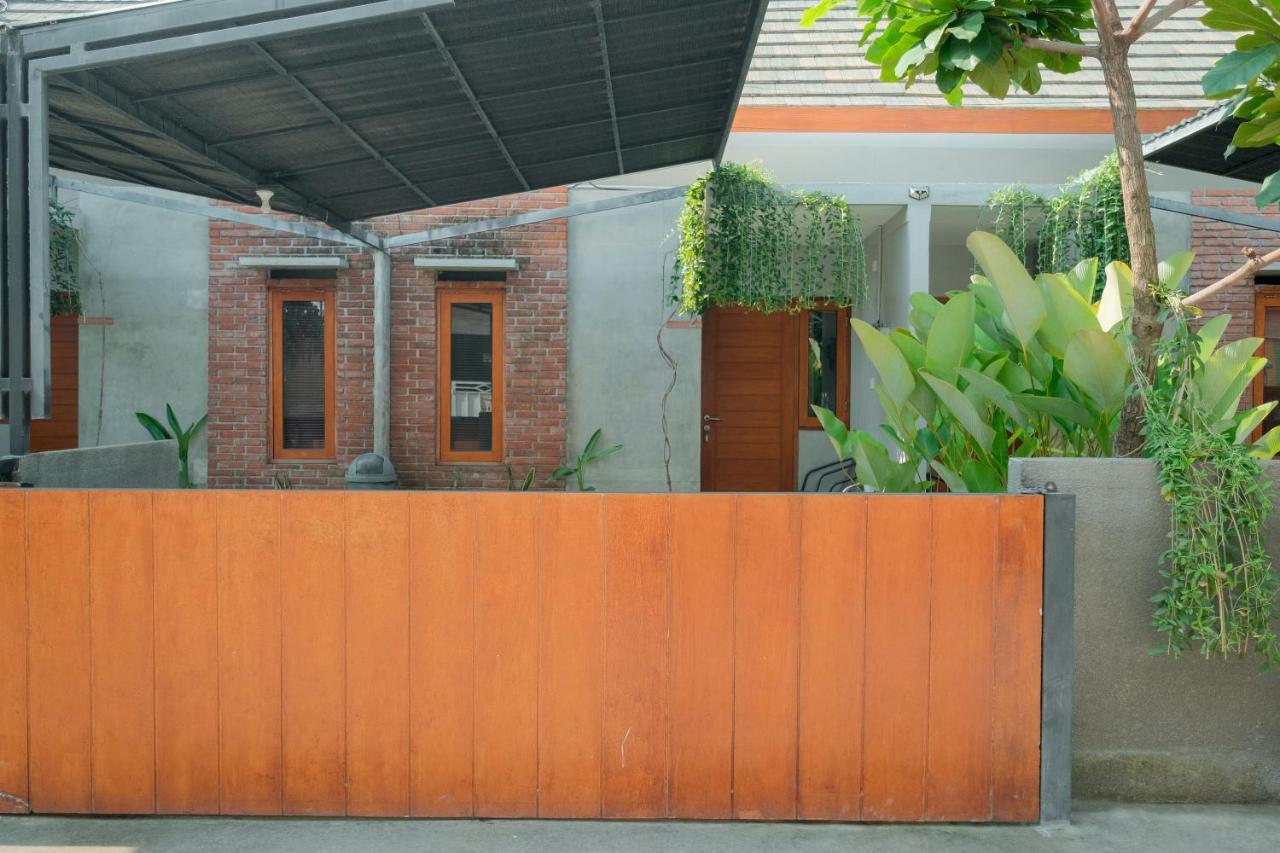 Andewi Guest House Denpasar Redpartner - Minimum Stay 30 Nights Sanur Buitenkant foto